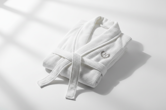 Terry vs. Waffle: Choosing the Right Bathrobe for Your Hotel