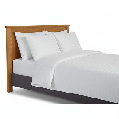 Lux satiin 3 cm triip voodipesu