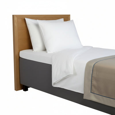 Padjapüür 53 x 63 cm, satiintriip 4 mm, valge